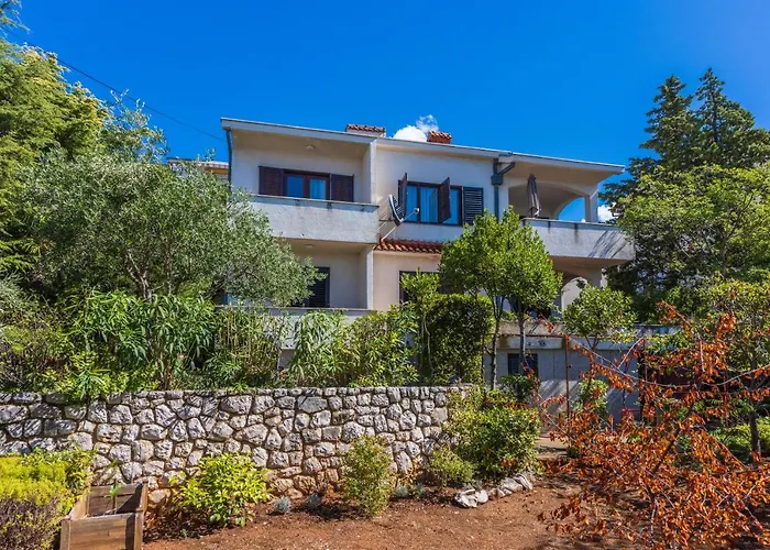 Kompes アパート ドラマリ