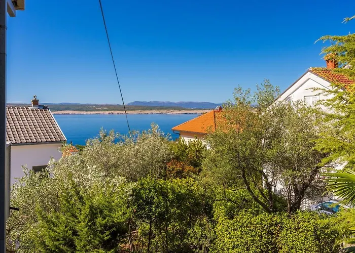 Kompes アパート *